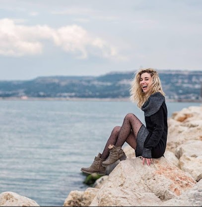 Lucie Irles Sophrologue Thérapeute, Praticien de Médecine Alternative à Marignane