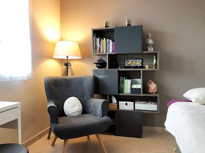 Christel V Thème Astro-floral Et Fleurs De Bach / Reiki Et Massages Ayurvédiques, Praticien de Médecine Alternative aux Côtes-d'Arey