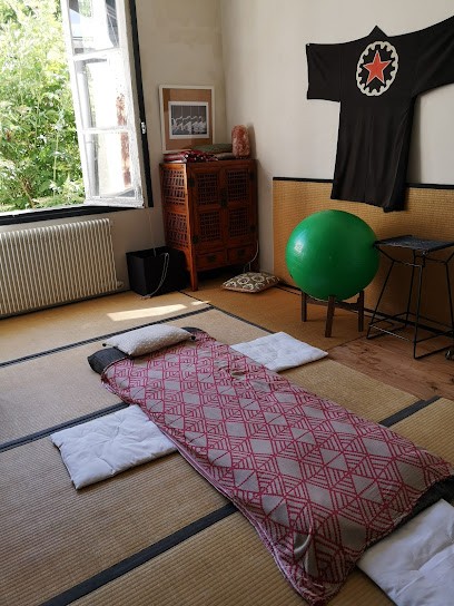 Fatima Azzerrab, Praticien de Médecine Alternative à Caen