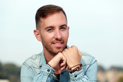 Florian Bastier - Thérapeute De Soi : Oser être Libre, Praticien de Médecine Alternative à Razès