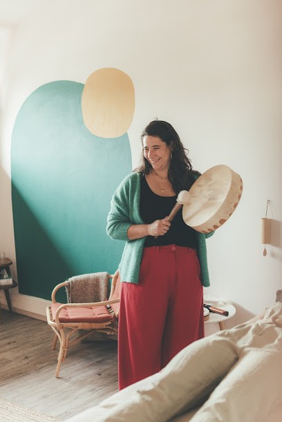 Avril ROPTIN - Praticienne Chamanique, Praticien de Médecine Alternative à Lagnieu