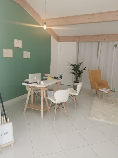 Sahra Hadj Hypnothérapeute & Laser Anti-Tabac, Addictions sucre & Douleurs Chroniques, Hypnothérapeute au Lavandou