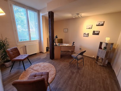 Katia Garcié Sophrologue Specialized Managerial Du Stress Et De La Douleur : Adultes Et Ados, Praticien de Médecine Alternative à Louviers