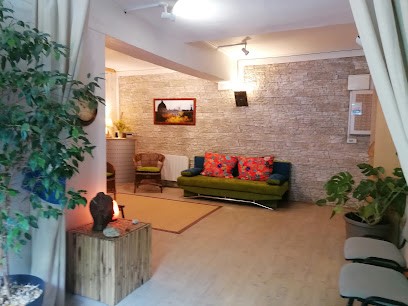 Alexandra Mirouf Kavetsky, Praticien de Médecine Alternative à Lyon 05