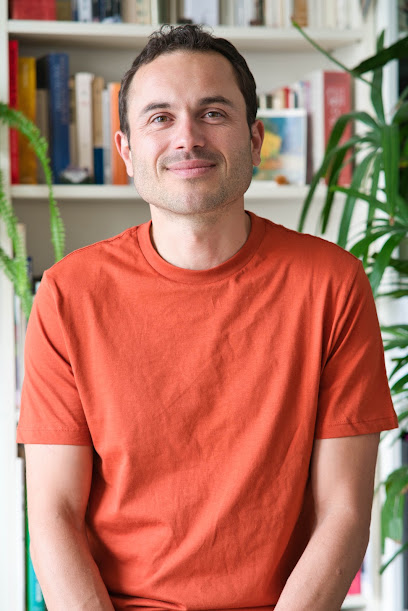 Ivan Houppertz - Praticien Feldenkrais Certifié, Praticien De Médecine Alternative à Paris 18