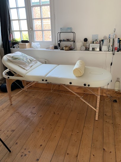 Cécile DEFRANCE, Praticien de Médecine Alternative à Roncq