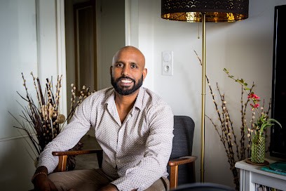 Nelson Antony Hypnothérapeute à Romainville (93) / Se Libérer Des Addictions Et Dépendances, Hypnothérapeute à Romainville