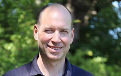 Anthony Viaux - Naturopathe Certifié Fena / Réflexologie / Énergétique - Vannes, Praticien De Médecine Alternative à Vannes
