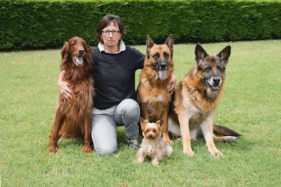 Cendrine FUNEL | Zoothérapie | Une Main Tendue, Praticien de Médecine Alternative à Mornant