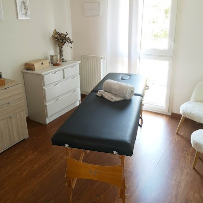 Marie Aumand - Fleurs De Bach - Magnétiseur - Kinésiologie - à Nantes, Praticien de Médecine Alternative à Vertou