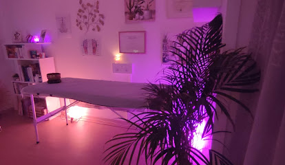 Maroussia Meneghini, Energéticienne, Reiki, Massages Réflexologie Plantaire, Relaxation, Soins Énergétiques, Praticien De Médecine Alternative à Menton
