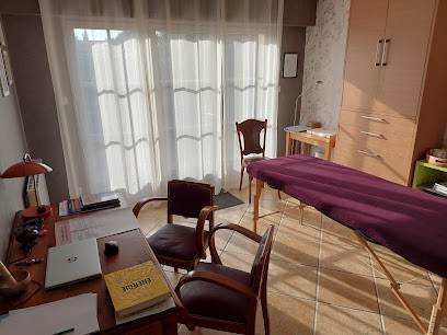 Delphine Limosin, Praticien de Médecine Alternative à Magné