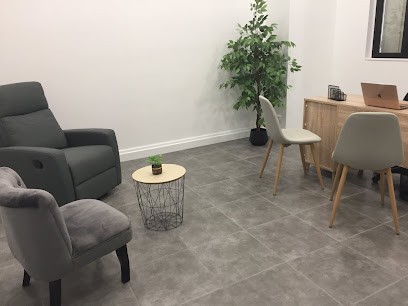 Cassandre Leone, Hypnothérapeute à Saint-Priest