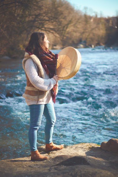 Lorrie Imbert | Énergéticienne, Praticien de Médecine Alternative à Annecy