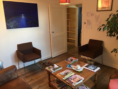 Maelle BAROU Etiopathe, Praticien de Médecine Alternative à Lupé