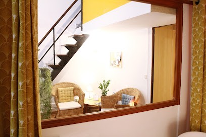 Carmen Paraschiv - Cabinet Lonicera, Praticien de Médecine Alternative à Lyon 02