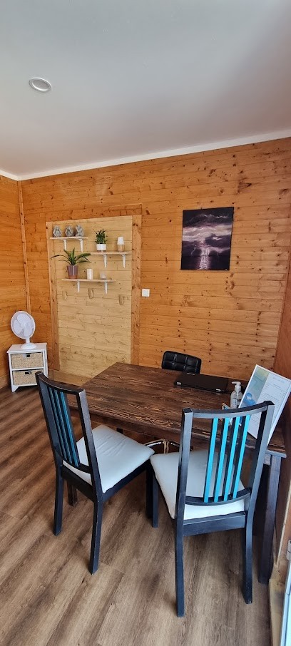 Célia Courty - Psycho-praticienne Thérapies Brèves : Hypnose, Thérapie par les Mouvements Oculaires & EFT | Adultes & enfants, Hypnothérapeute à Quissac