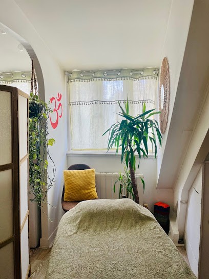 Raphaëlle Auclaire Magnétisme/ Soins Energétiques/ Hypnose à Chantilly, Praticien de Médecine Alternative à Chantilly