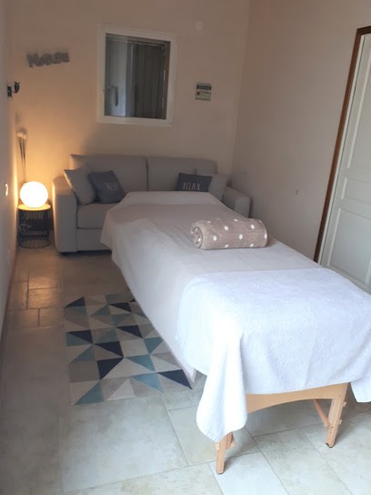 Réflexologie Plantaire. Naturopathie. Esméralda Hienne, Réflexologue à Marsilly