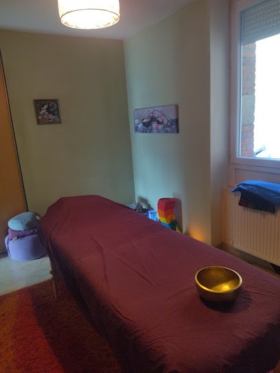 Myriem Hien - Praticienne en Energétique Chinoise, Praticien de Médecine Alternative à Unieux