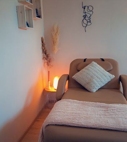 Un Jour Pour Naître✨️Thérapeute Énergéticienne En Mémoires & Liens Praticien De Médecine Alternative à Hommarting
