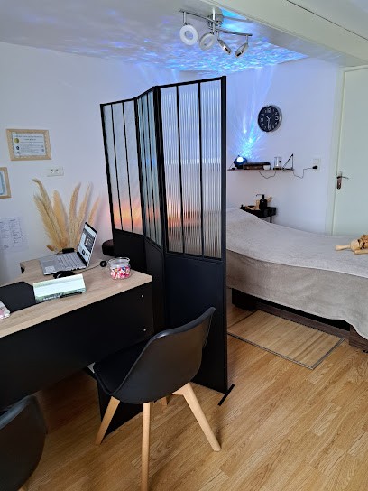 Lymazoni - Thérapeute énergéticienne - Madérothérapie Et Madero Ice - Drainage Lymphatique - Massages Holistiques, Praticien de Médecine Alternative à Tronchy