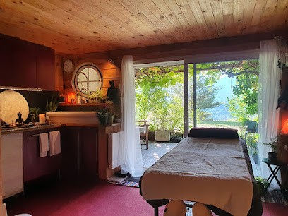 Johanne Vaton - Energétique Traditionnelle Chinoise - Thérapie Holistique - Constellations Familiales - Massage énergétique, Praticien de Médecine Alternative à Eygliers