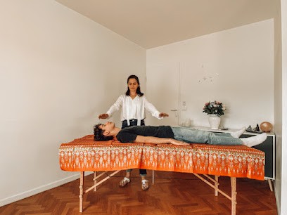 Isha Apolonio, Praticien de Médecine Alternative à Ville-d'Avray