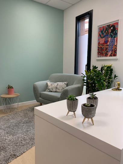 Cécile Maniez - Sophrologue - Formatrice Premiers Secours En Santé Mentale (PSSM), Praticien de Médecine Alternative à Indre