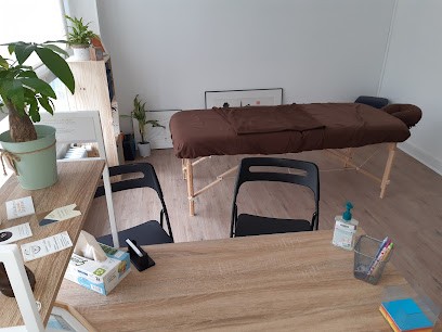 Morgane LAURENT - Tuina : massage traditionnel chinois, Réflexologie plantaire et Qi Gong, Praticien de Médecine Alternative à Angers