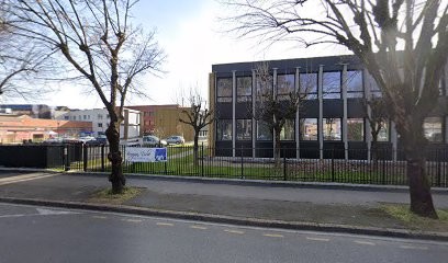 Noé PERRET: Hypnose, EMDR Et Comportementalisme, Hypnothérapeute à Villefranche-sur-Saône