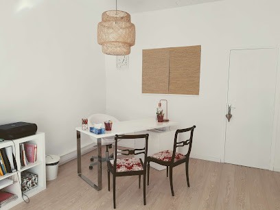 Apolline Astier - Naturopathie, Réflexologie et Cie, Praticien de Médecine Alternative à Thueyts