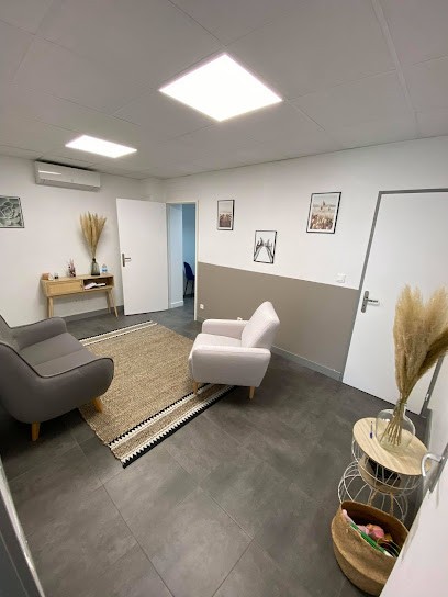 Camille Planconneau Psychopraticienne EMDR - Hypnose - PNL Bordeaux-Eysines, Praticien de Médecine Alternative à Eysines