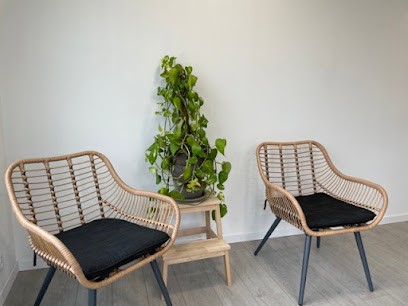 Claire Aubazac Naturopathe & Réflexologue, Praticien de Médecine Alternative à Mons