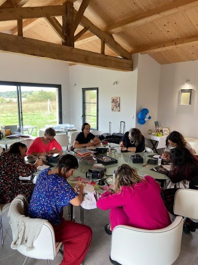 LE MURMURE DES ETINCELANTES Sandra Puaud - Thérapeute, Hypnose, Libération Émotionnelle, Arrêt Tabac, Adultes, Ados, Enfants, Hypnothérapeute à Nieul-le-Dolent