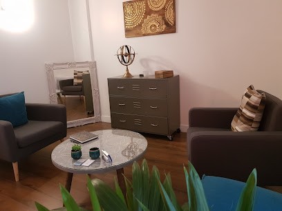 Dominique LAGRUE Constellation Familiale, Praticien de Médecine Alternative à Saintes