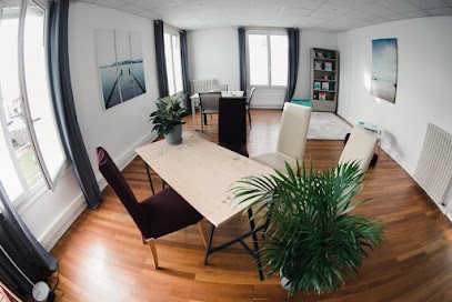 Justine PRIGENT (Apprentis Sages) / Hypnose, PNL & Psychologie Positive, Hypnothérapeute à Lorient