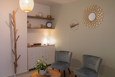 Massages & Aromathérapie / Maryline OLLIVIER, Praticien de Médecine Alternative à Voisins-le-Bretonneux