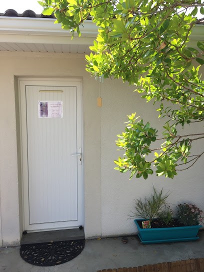 Magnetiseur Les Deux Mains, Praticien de Médecine Alternative à La Lande-de-Fronsac