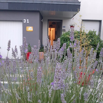 Yvette Energeticienne, Praticien de Médecine Alternative à Plouhinec