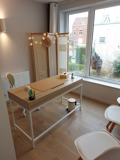 Julie Pontone, Praticien de Médecine Alternative à Toufflers