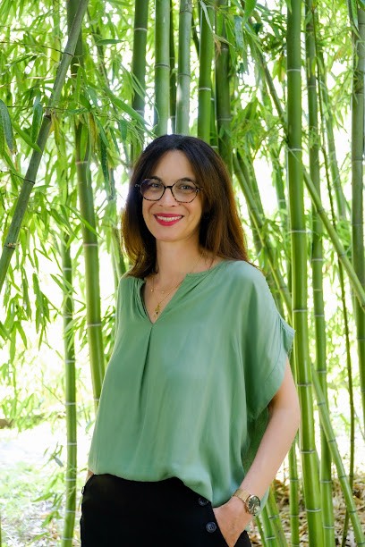 Severine Trayaud - De la tête aux pieds- Reflexologie-Drainage lymphatique-Massage liftant Japonais du visage, Réflexologue à Bordeaux