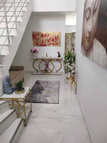 Cédric Nguyen-Pelluet Sophrologue : Bien-être, spécialisation cancer, ETP, SED, Praticien de Médecine Alternative à Fontenay-le-Marmion