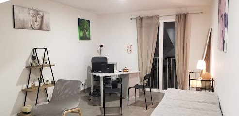 Hypnothérapeute Systémicienne Psychogénéalogiste Diplômée en psychologie/Karelle BOURHIS-JULLIEN, Hypnothérapeute à La Cadière-d'Azur