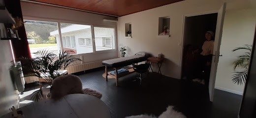 Céline Leroy - Etiomédecine - Psychogénéalogie - Généalogie, Praticien de Médecine Alternative à Besançon