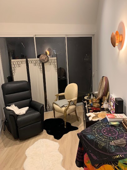 Dumee Elodie L'ECLAIREUSE, Hypnothérapeute à L'Île-d'Olonne