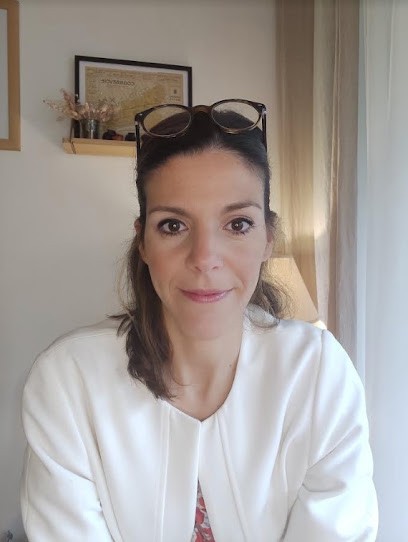 Raphaëlle Lemoues - Psychopraticienne | Psychothérapie, TCC, Sophrologie, Hypnose, RITMO®️ (issue EMDR) à Courbevoie, Praticien de Médecine Alternative à Courbevoie
