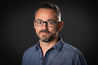 Formateur Magnétisme Guillaume Caravaca, Praticien de Médecine Alternative à Mareuil en Périgord