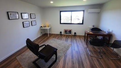 Hypnose Evreux: Guillaume PERRINE Hypnothérapeute (Hypnose Ericksonienne Et Hypnose Humaniste), Hypnothérapeute à Évreux