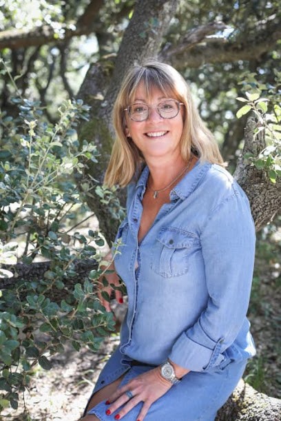 Annabèle Ganacheau - Hypnothérapeute | Gestion de la douleur, du stress et des émotions | confiance en soi - Estime de soi, Hypnothérapeute à Talmont-Saint-Hilaire